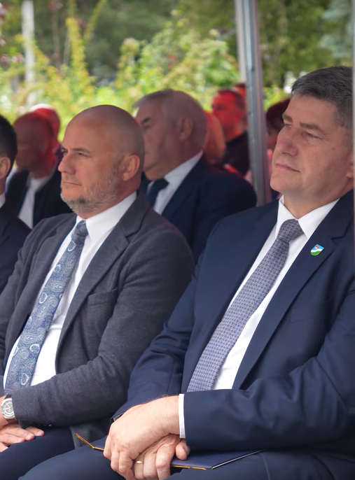Od lewej: Wicestarosta W. Szczudło oraz Starosta P. Rusiecki podczas otwarcia zmodernizowanego SOR