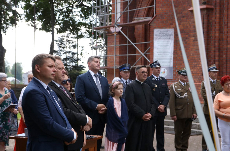 uczestnicy uroczystości dot. otwarcia wystawy IPN