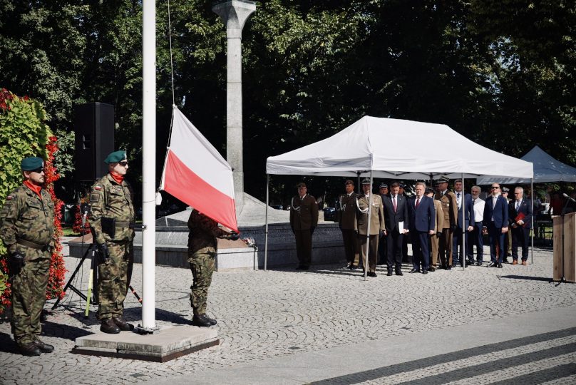 Podniesienie flagi na maszt