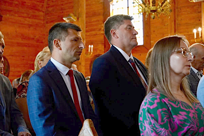 Wójt Gminy Sztabin J. Karp oraz Starosta P. Rusiecki podczas uroczystości